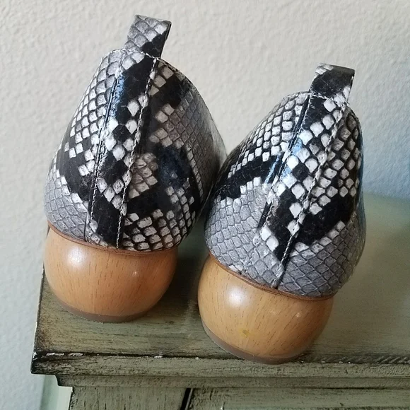 JEFFREY CAMPBELL VIONA LOAFER GREY SNAKE PRINT - Picture 7 of 15